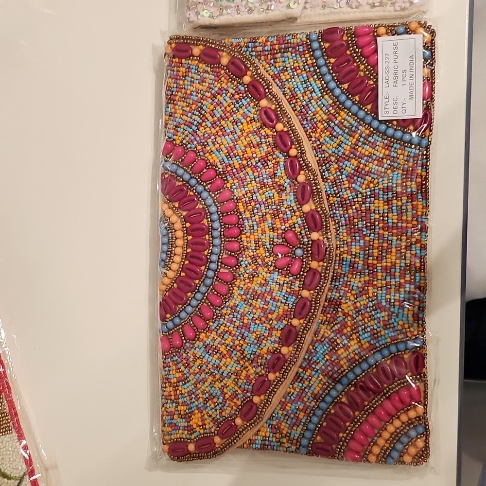 Beaded clutch